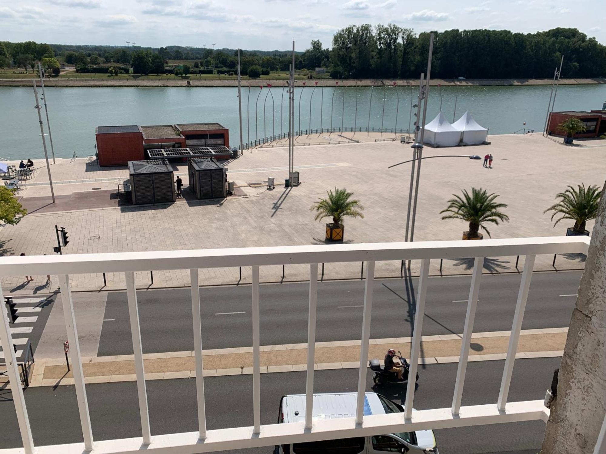 Apartment Neuf, Vue Sur Saone