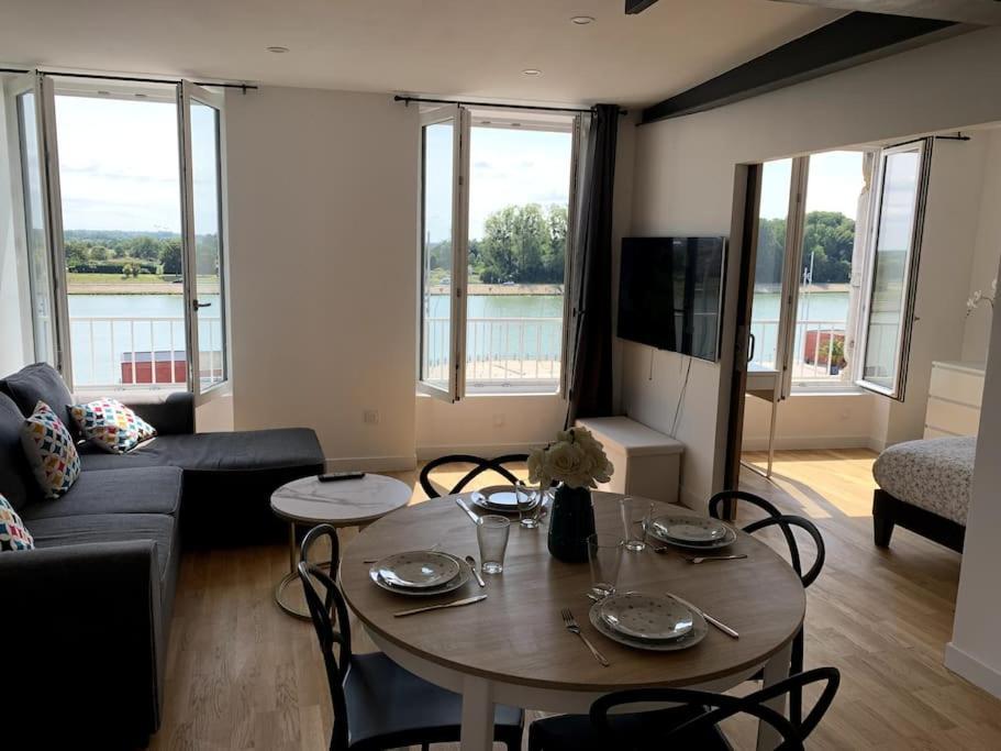 Neuf, Vue Sur Saone Macon